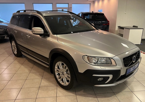 Volvo XC 70 cena 139900 przebieg: 124000, rok produkcji 2016 z Bytów małe 596